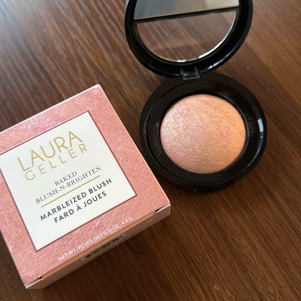 Laura Geller baked blush -n- brighten in Ethereal Rose Natural finish - Picture 2 of 7